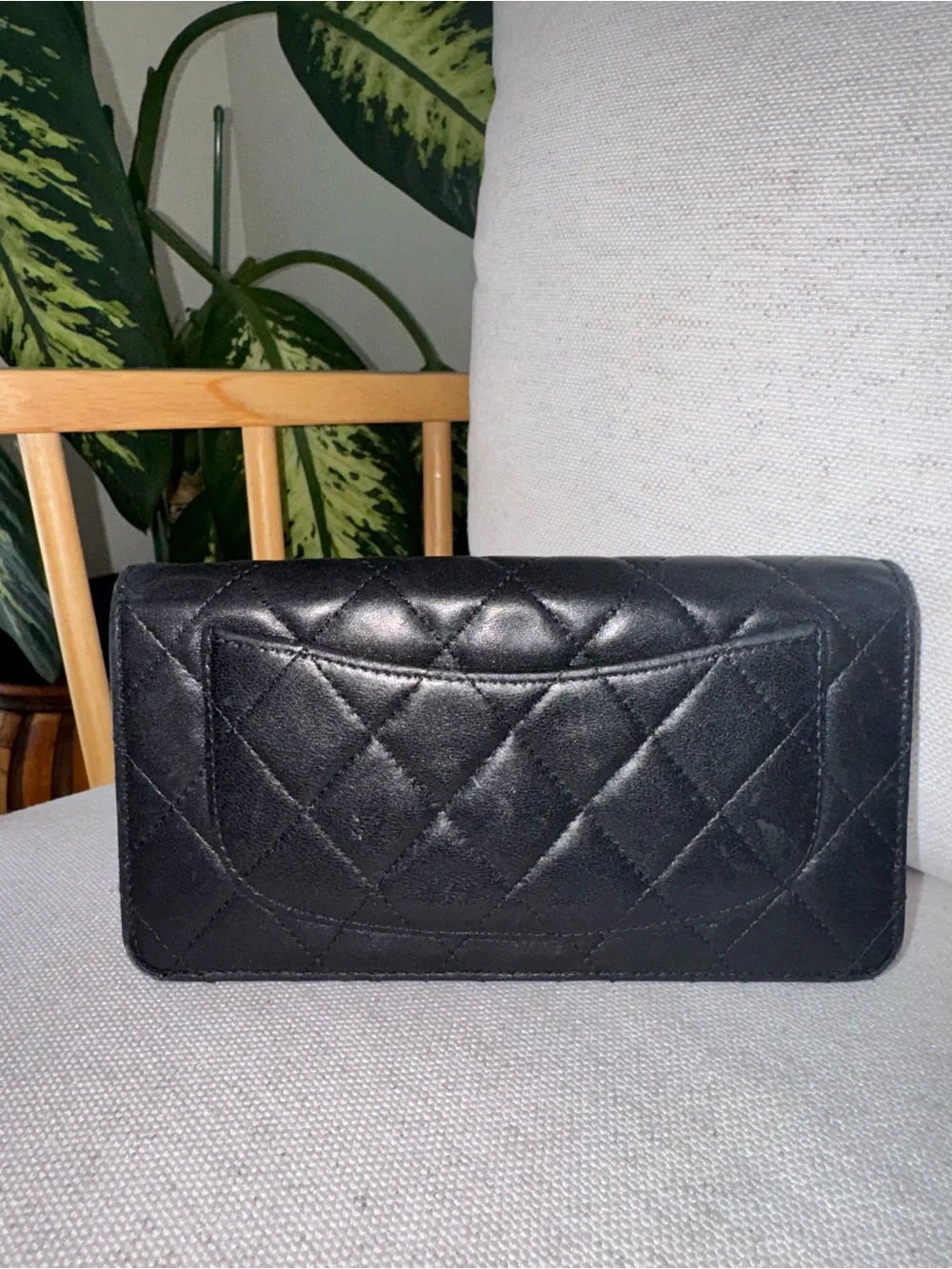 Authentic Chanel Classic Quilted Lambskin Bifold Flap Yen Black Wallet-FLAWED